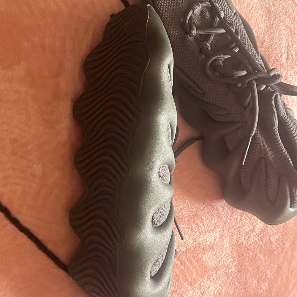 Yeezy - Picture 3 of 3